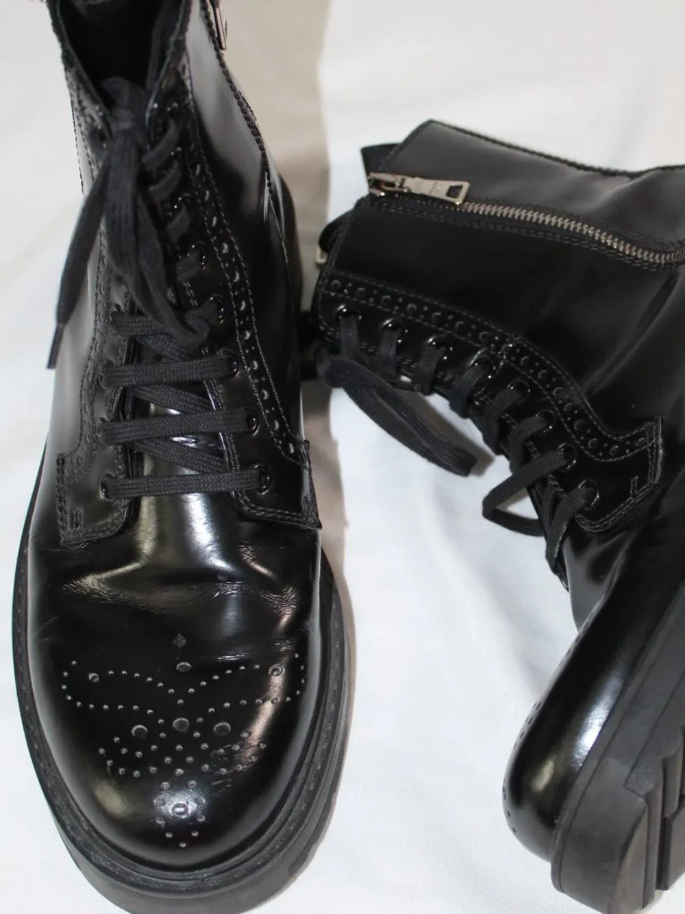 PRADA Wing Tip Brogue Combat Boots Black Leather Booties Lace Up Side Zip 39 - Picture 7 of 9